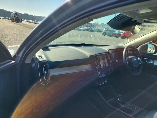 VOLVO XC40 T4 MOMENTUM 2019/12 photo 9