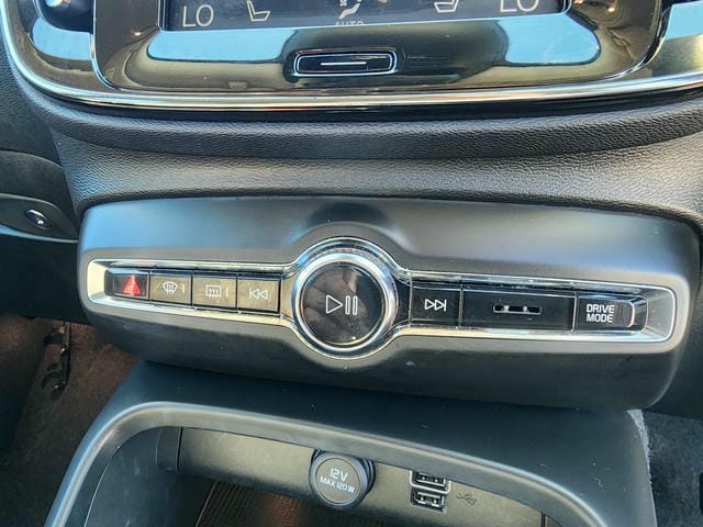 VOLVO XC40 T4 MOMENTUM 2019/12 photo 23