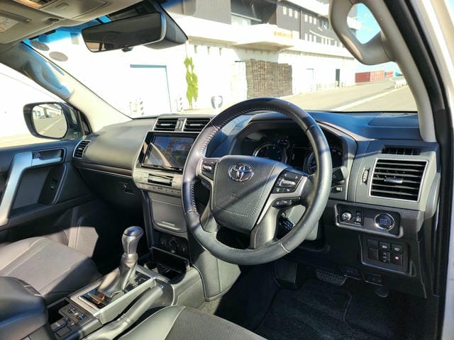 TOYOTA LAND CRUISER PRADO TX L PACKAGE 2019/9 photo 8