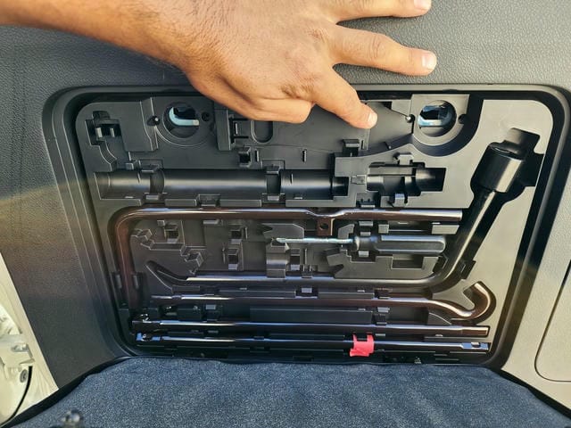 TOYOTA LAND CRUISER PRADO TX L PACKAGE 2019/9 photo 15