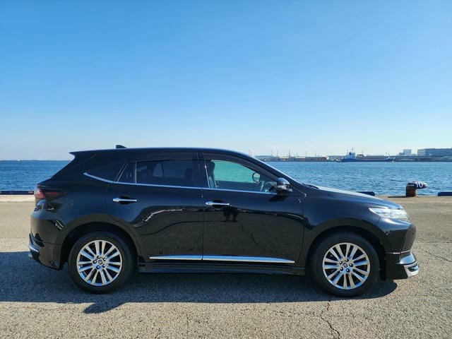 2019 Toyota Harrier, photo 2 of 5
