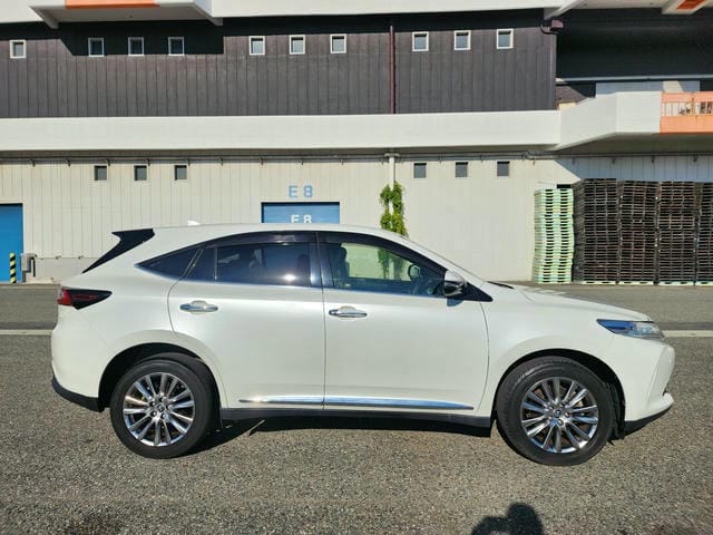 TOYOTA HARRIER PREMIUM 2019/6 photo 2