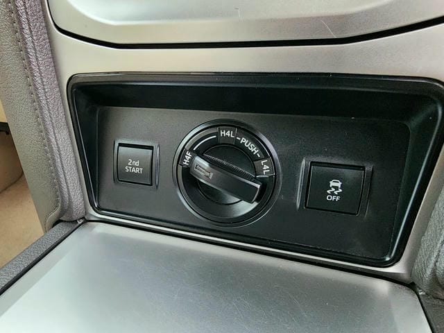 TOYOTA LAND CRUISER PRADO TX 4WD 2019/10 photo 25