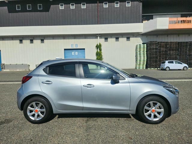 MAZDA DEMIO 15S 2019/7 photo 2