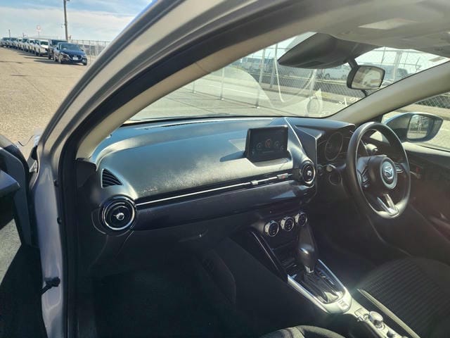 MAZDA DEMIO 15S 2019/7 photo 9