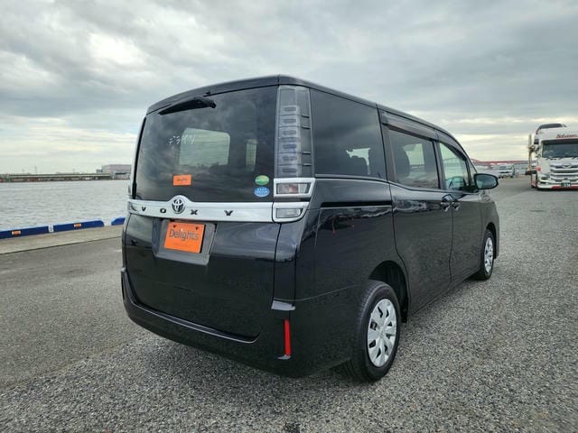 TOYOTA VOXY X 2019/12 photo 3
