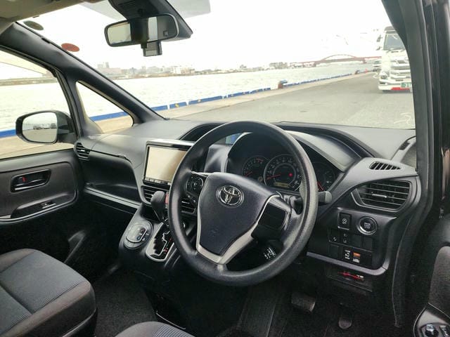 TOYOTA VOXY X 2019/12 photo 8