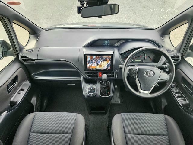 TOYOTA VOXY X 2019/12 photo 10