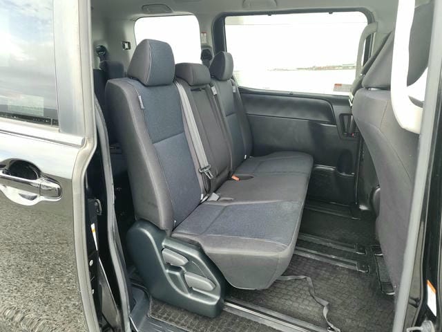 TOYOTA VOXY X 2019/12 photo 12