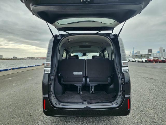 TOYOTA VOXY X 2019/12 photo 14