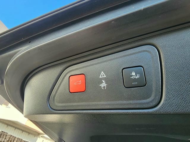 PEUGEOT 3008 GT BLUE HDI 2019/8 photo 17