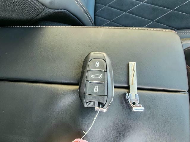 PEUGEOT 3008 GT BLUE HDI 2019/8 photo 23