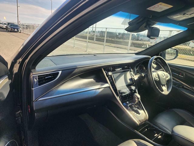 TOYOTA HARRIER PREMIUM 2019/5 photo 9