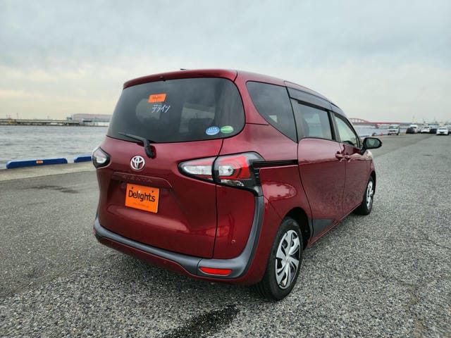 TOYOTA SIENTA G CUERO 2019/ photo 3