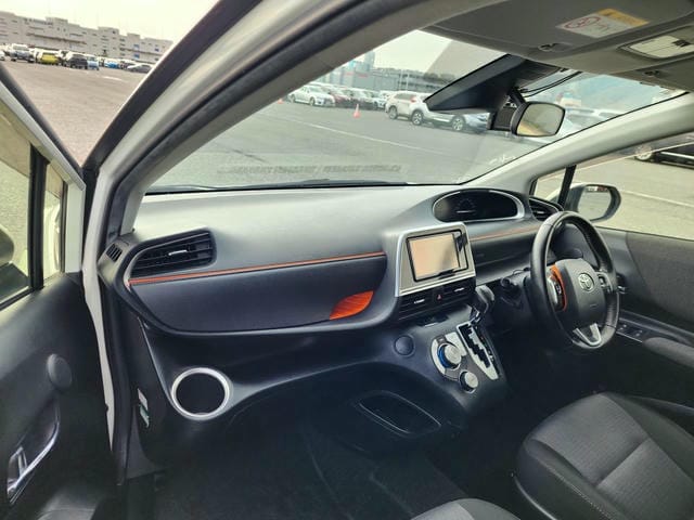 TOYOTA SIENTA HYBRID G 2019/1 photo 9