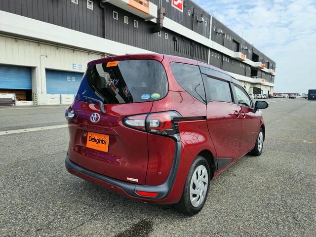 TOYOTA SIENTA G CUERO 2019/7 photo 3