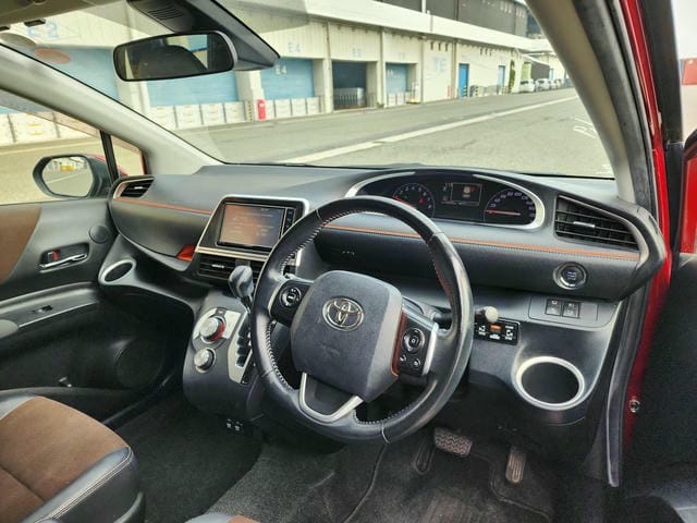 TOYOTA SIENTA G CUERO 2019/7 photo 8