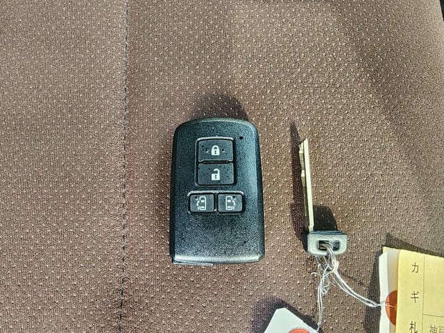 TOYOTA SIENTA G CUERO 2019/7 photo 21