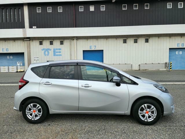 NISSAN NOTE X 2019/10 photo 2