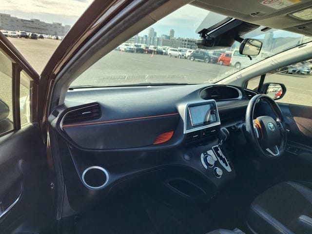 TOYOTA SIENTA HYBRID G CUERO 2019/1 photo 9