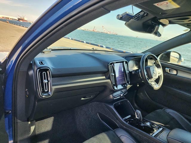 VOLVO XC40 T5 AWD R-DESIGN SUNROOF 2019/6 photo 9