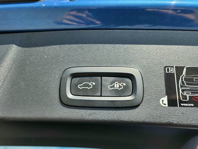 VOLVO XC40 T5 AWD R-DESIGN SUNROOF 2019/6 photo 16