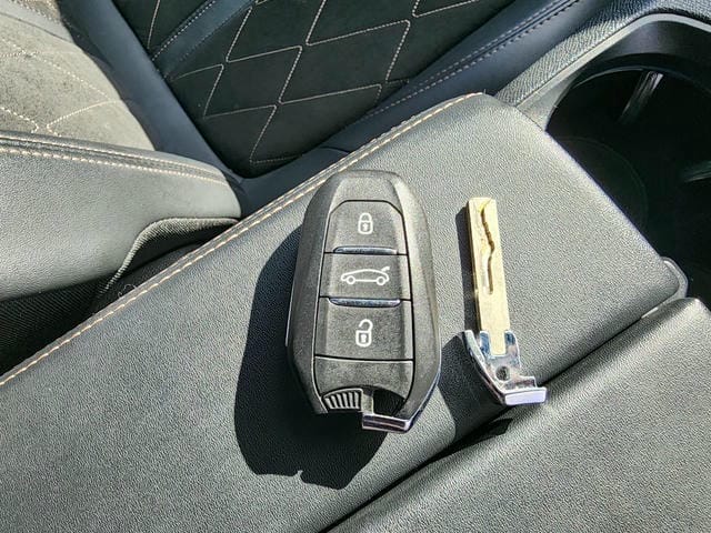 PEUGEOT 3008 GT BLUE HDI 2019/11 photo 26